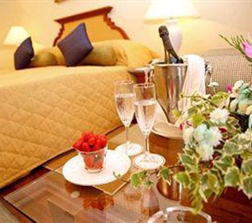 Mahaweli Reach Hotel