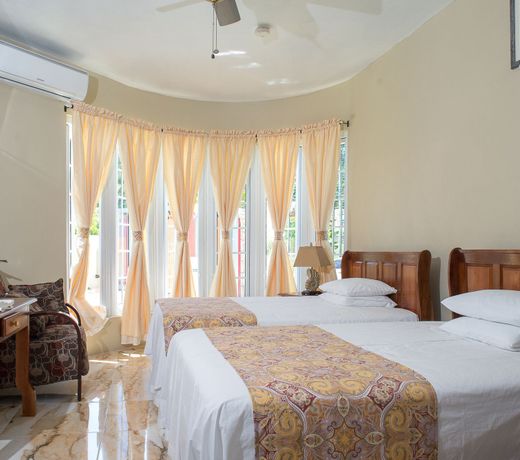 Waters Edge Guest House