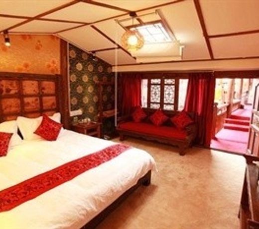 The Lijiang Ayan Inn Shangpeng Court