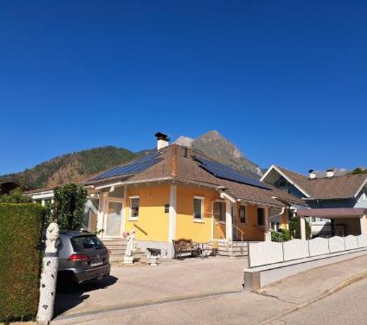NearBy Hotel