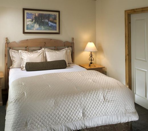 The Grand Summit Lodge