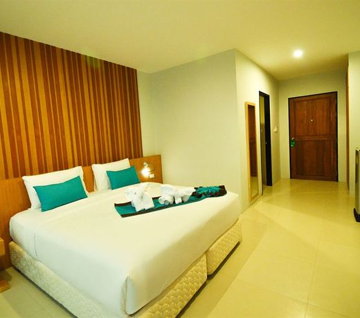 Naiyang Beach Hotel SHA Plus