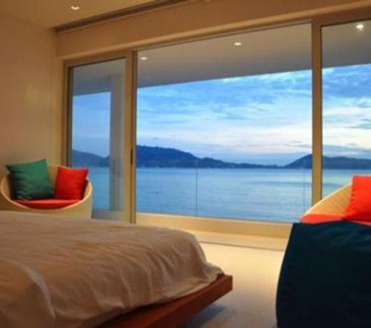 Patong Beachfront Pool House