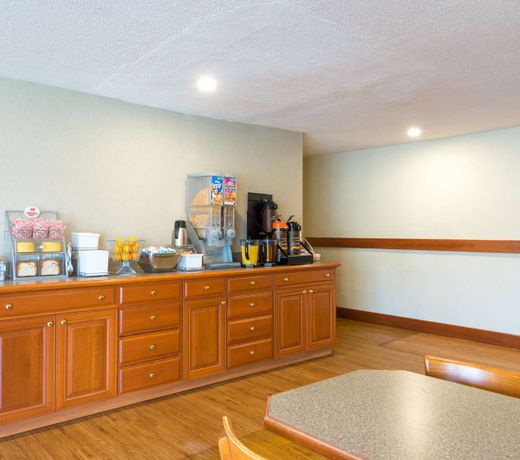 Super 8 Watertown
