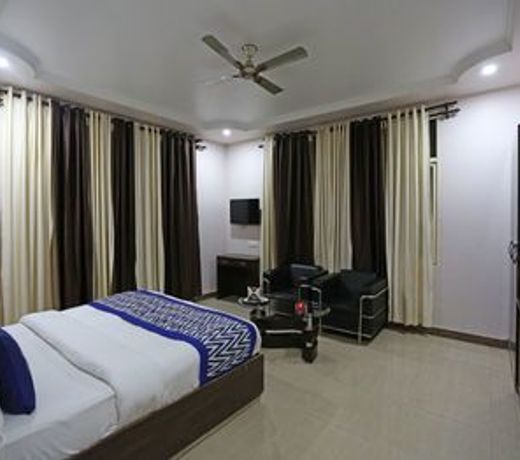 OYO 4635 Sheetal Hotel