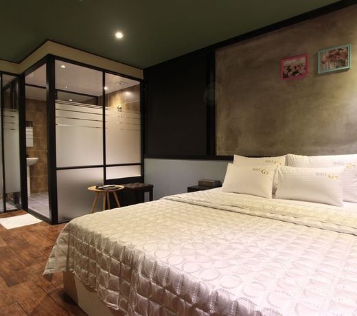 Hotel G7