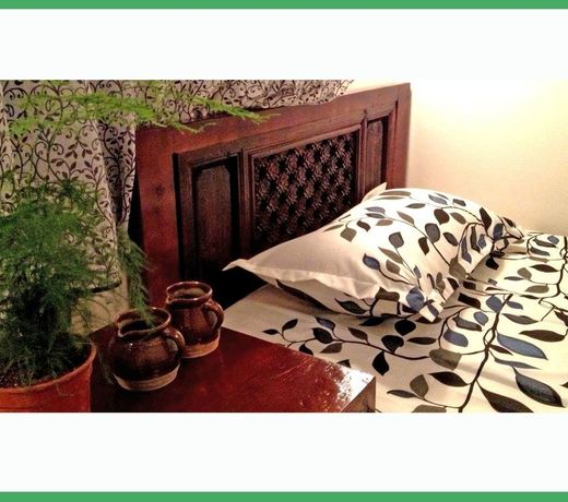 The Lily Pad Inn
