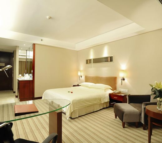 Leisure Hotel