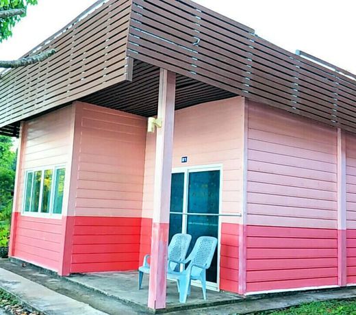 Sukorn Cabana Resort