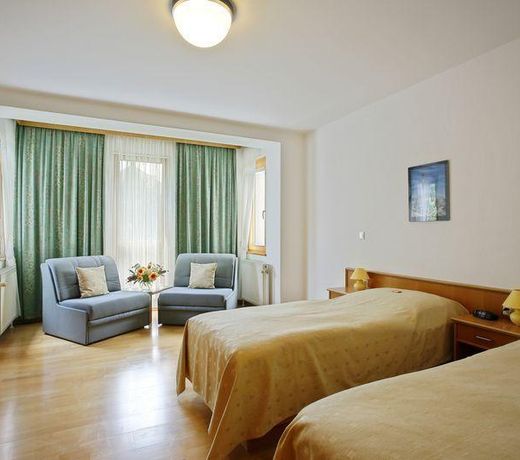 Am Spiegeln dialog.hotel.wien