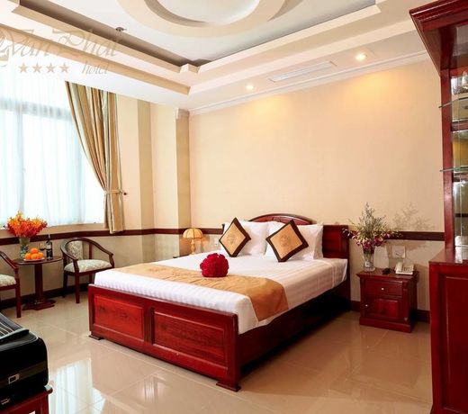 Van Phat Riverside Hotel