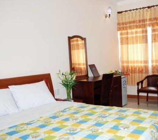 Ha Long Hotel
