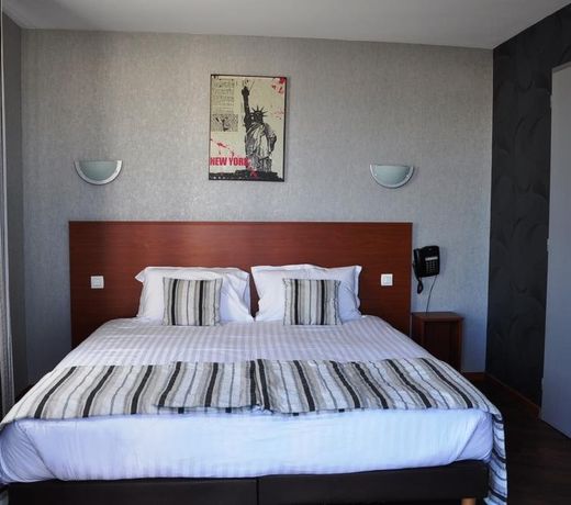 Brit Hotel Azur