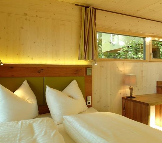 Baumhaus Lodge Schrems