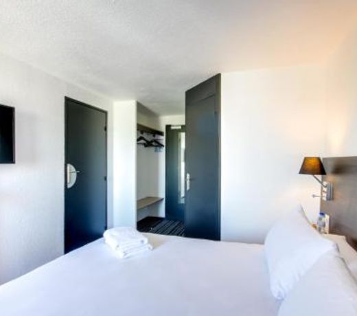 Brit Hotel Reims La Neuvillette