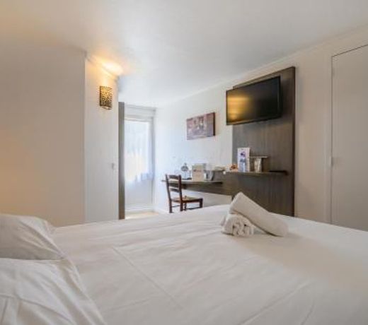 Brit Hotel Reims La Neuvillette