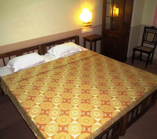 Royal Phoenix Inn