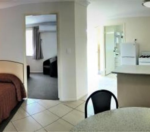 Crows Nest Motel