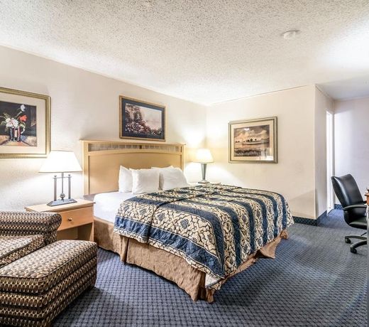 Red Carpet Inn & Suites - Albany Airport