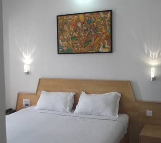 Kailas Holiday Inn