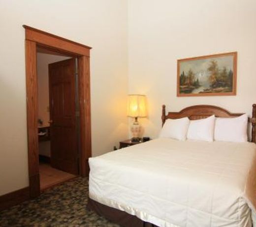 Town Hall Inn