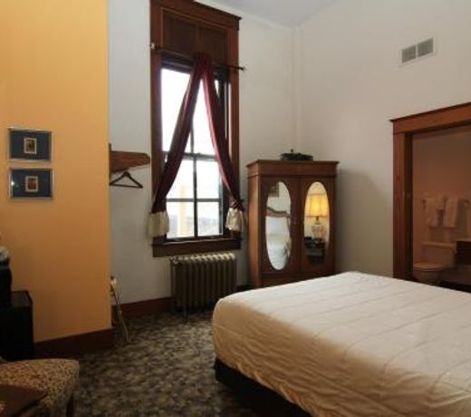 Town Hall Inn