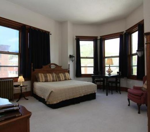 Town Hall Inn