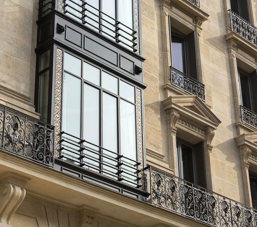 La Clef Tour Eiffel Paris by The Crest Collection