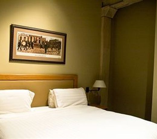 Jelly Roll Executive Suites