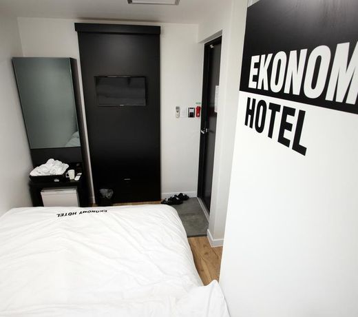 Ekonomy Hotel Myeongdong Central