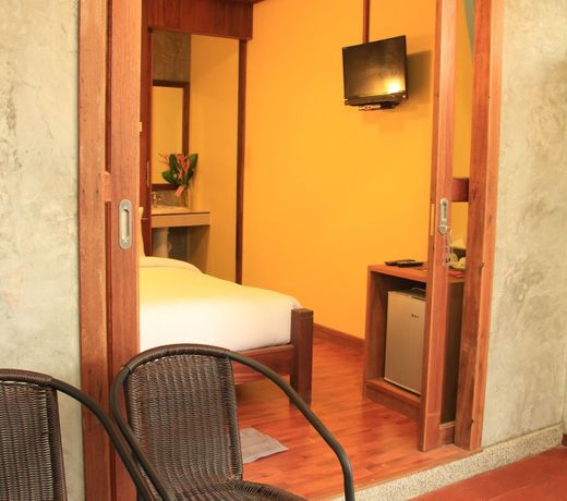 The Noi Guesthouse and Restaurant