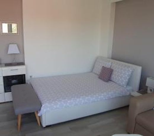 Bellevue Apartment