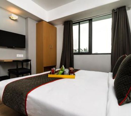 OYO Townhouse 036 C Scheme Ahinsa Circle