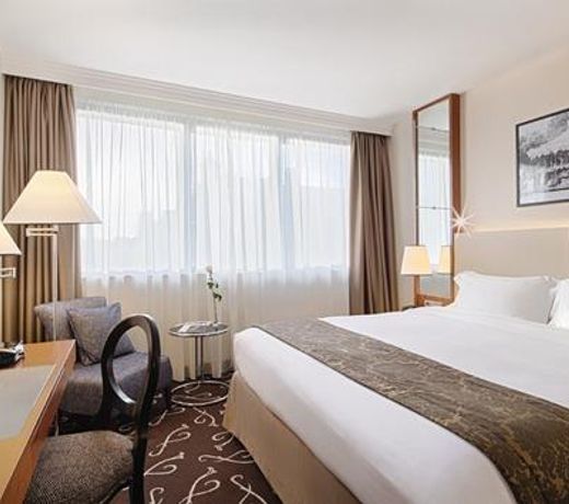 Crowne Plaza Paris - Neuilly, an IHG Hotel