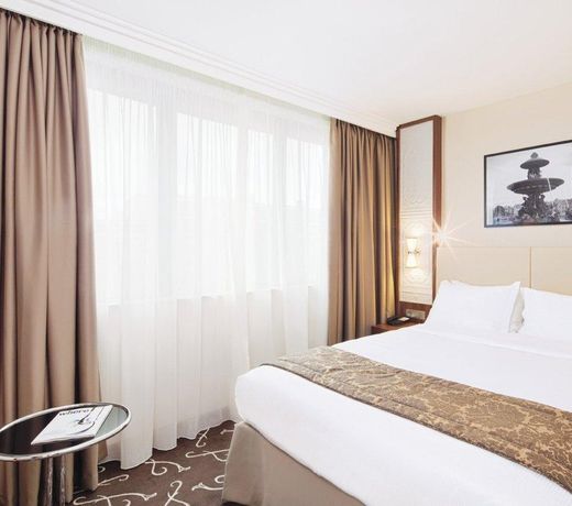 Crowne Plaza Paris - Neuilly, an IHG Hotel