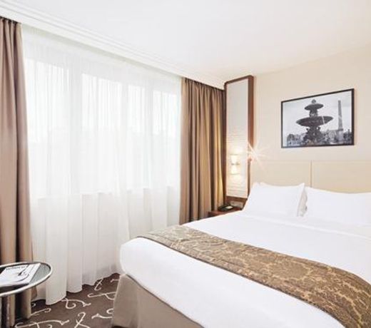 Crowne Plaza Paris - Neuilly, an IHG Hotel