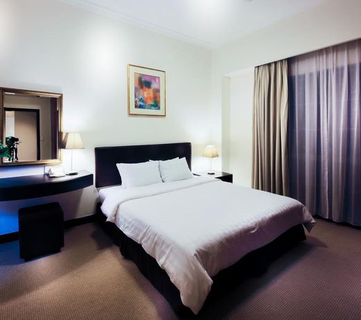 Diamond Westlake Suites