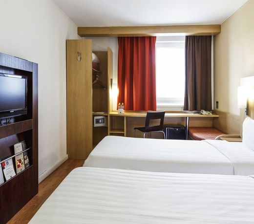 IBIS Cannes Mouans Sartoux parking gratuit