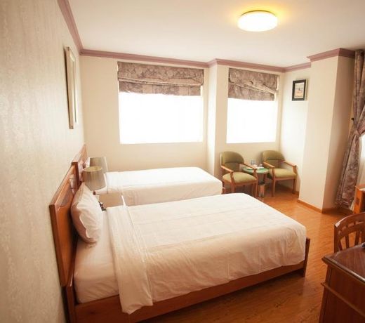 Au Lac Legend Hotel