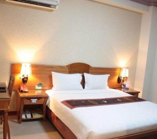 Au Lac Legend Hotel