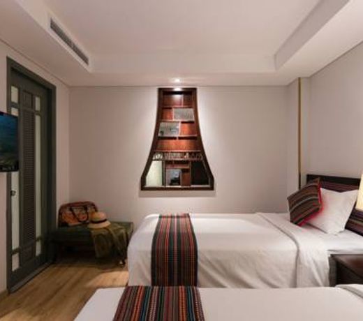 Au Lac Legend Hotel