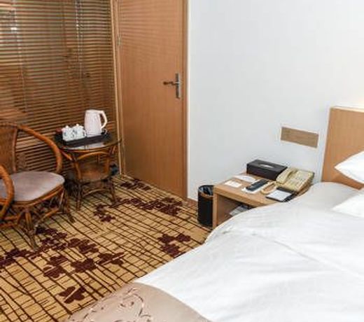 Chalon International Hotel