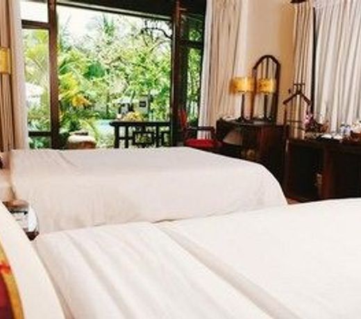 Lang Co Beach Resort