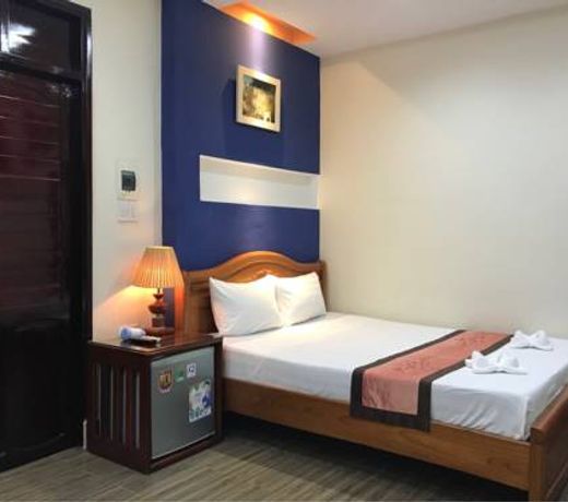 Sunny A Hotel