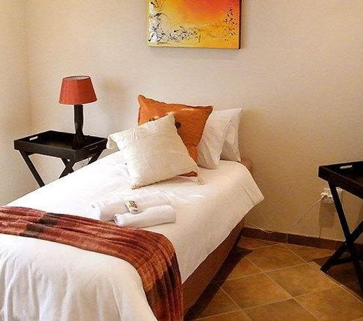 Airport Lodge Guest House