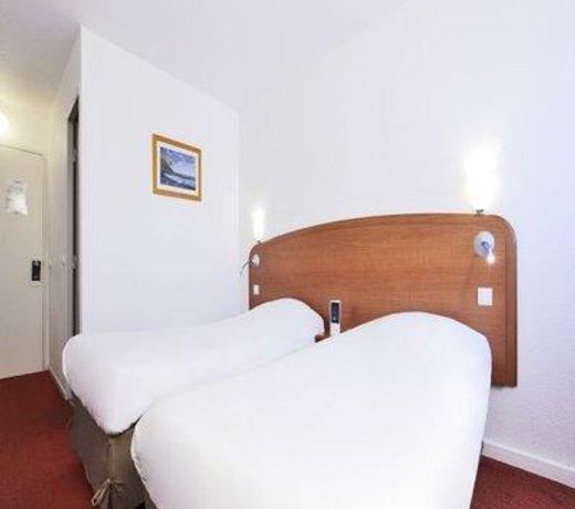 Kyriad Toulon Est Hyeres La Garde