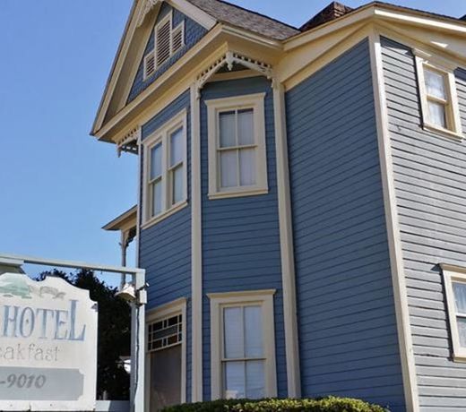 Swann Hotel Bed & Breakfast