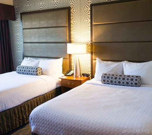 Crowne Plaza Suites : MSP Airport - Mall of America, an IHG Hotel