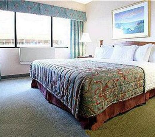 Crowne Plaza Suites : MSP Airport - Mall of America, an IHG Hotel