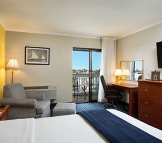 The Marina Inn on San Francisco Bay